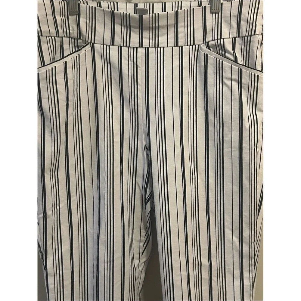 Chico’s Perfect Stretch Striped Crop Pull On Pants Size 2 L 12 Black White